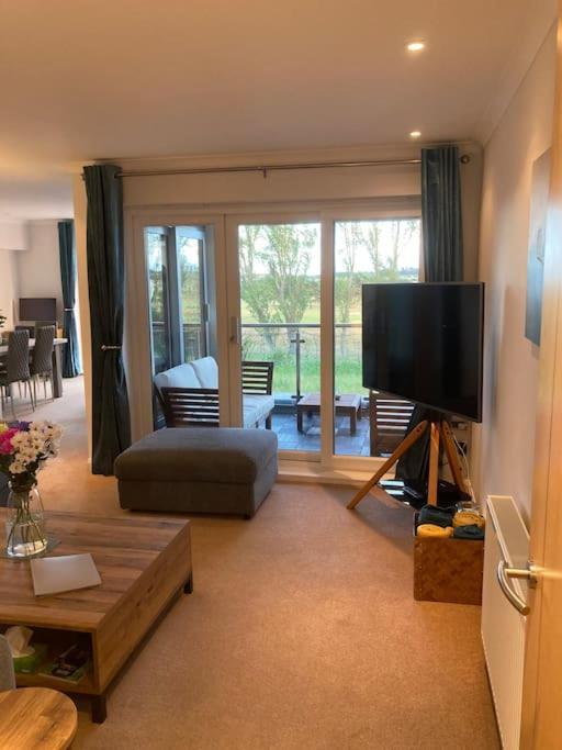 Beautiful 2 Bedroom Flat Overlooking Golf Course Carnoustie Eksteriør bilde