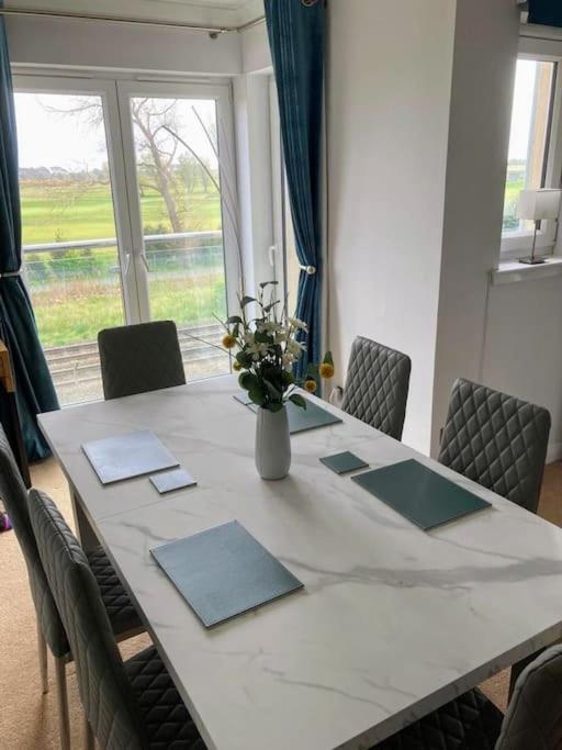 Beautiful 2 Bedroom Flat Overlooking Golf Course Carnoustie Eksteriør bilde